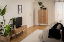 Mehrzweckschrank >Langley< mit Lamellenfront in Eiche furniert, MDF - 80x145x40cm (BxHxT)