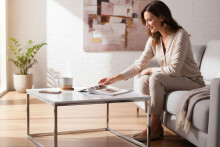 Couchtisch >Reno< in MDF weiß, Metall verchromt - 70x40x70cm (BxHxT)