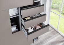 Schlafzimmer-Set >Tilburg< (5tlg.) Bett 168x92x210cm, Schrank, Kommoden, Saharagrau / Grafit