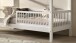 Hausbett >Buche Massiv< in Buche massiv weiß lackiert - 207,5x170x97,5 (BxHxT)