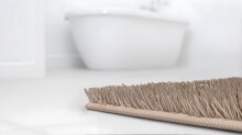 Badematte >LUSIA< in taupe, 100% Polyacryl SUPERSOFT - 60x50x1,8cm (LxBxH)