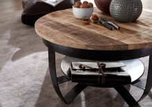 Couchtisch >WL6.327< in Mango / Schwarz, Massivholz / Metall - 34x60cm (HxD)